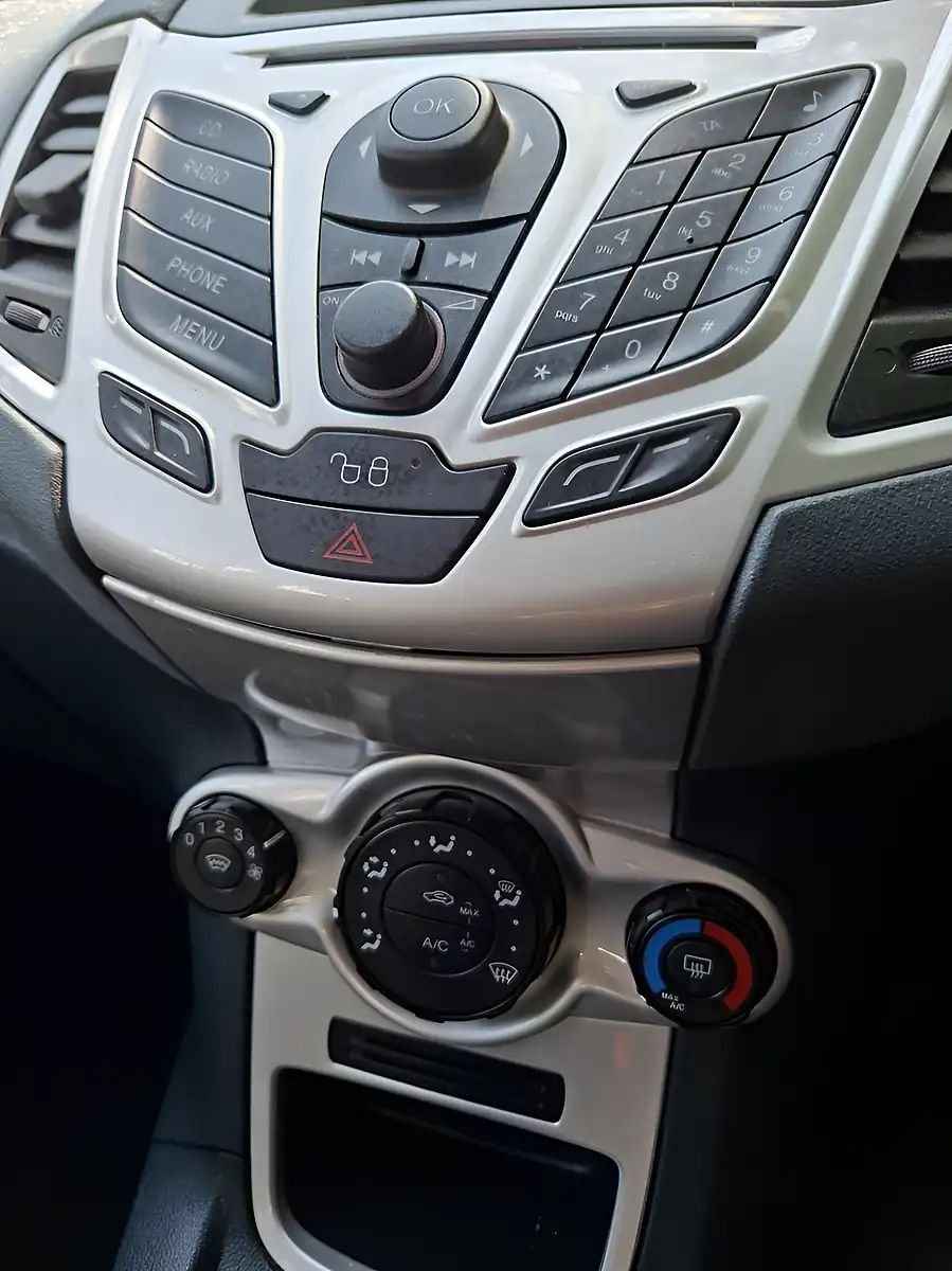 Used 2011 Ford Fiesta Zetec Blue - Interior and Exterior details 11