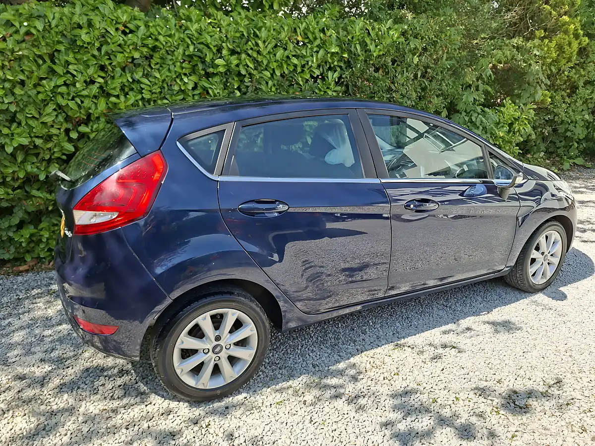 Used 2011 Ford Fiesta Zetec Blue - Interior and Exterior details 4