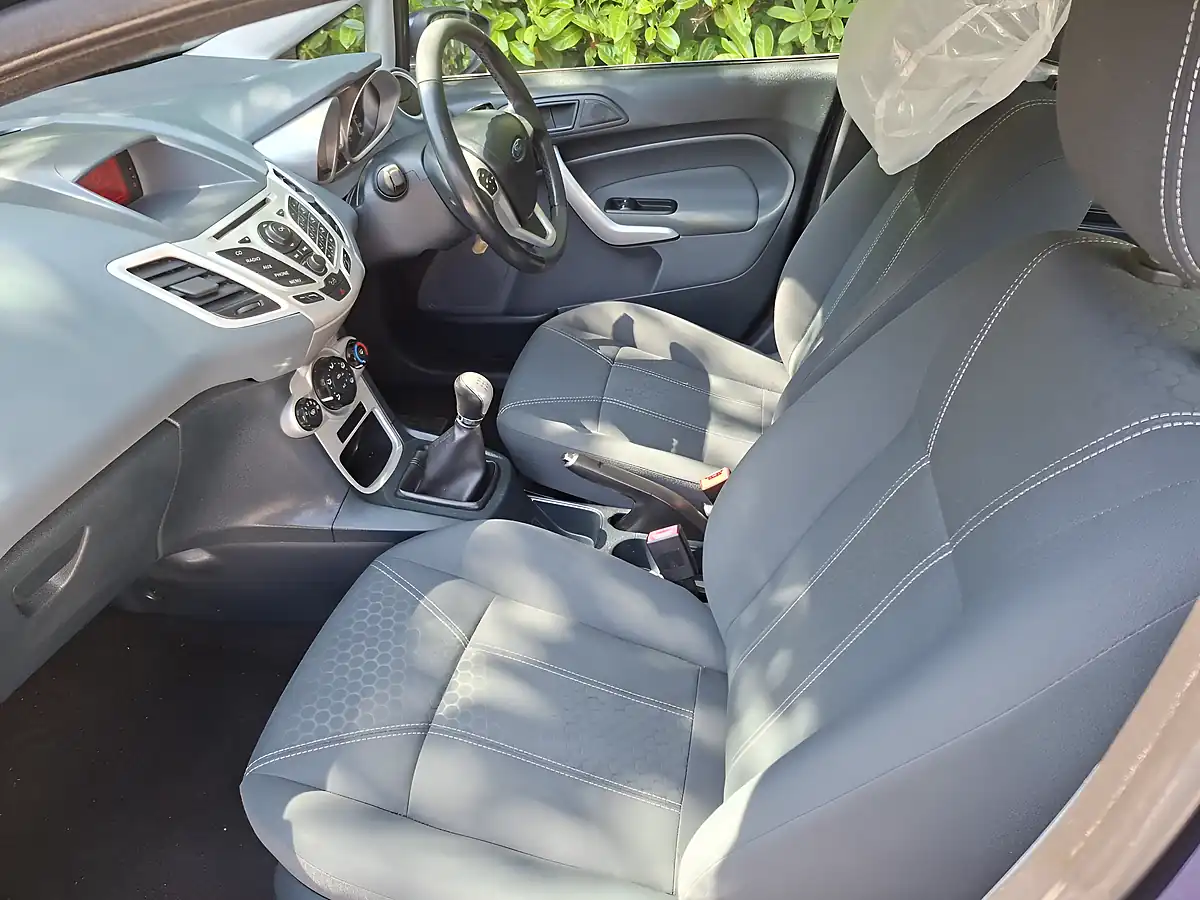 Used 2011 Ford Fiesta Zetec Blue - Interior and Exterior details 9