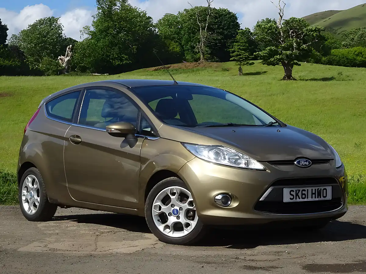 Used 2011 Ford Fiesta Zetec Brown - Front View