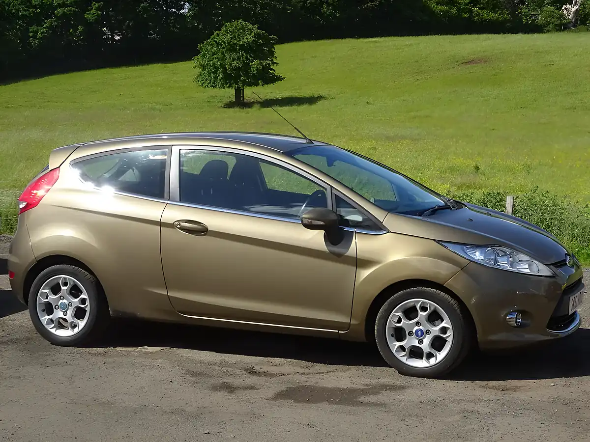 Used 2011 Ford Fiesta Zetec Brown - Interior and Exterior details 12