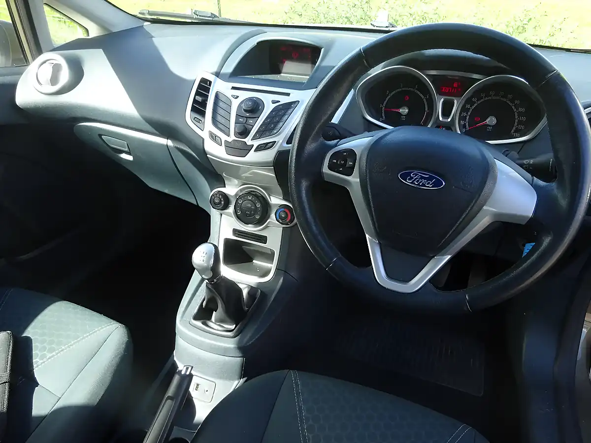 Used 2011 Ford Fiesta Zetec Brown - Interior and Exterior details 16