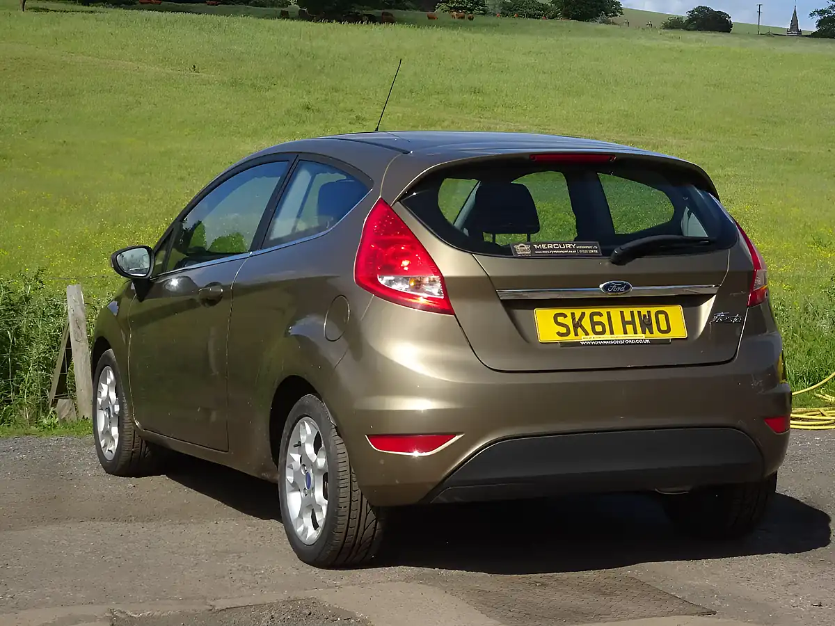 Used 2011 Ford Fiesta Zetec Brown - Interior and Exterior details 3
