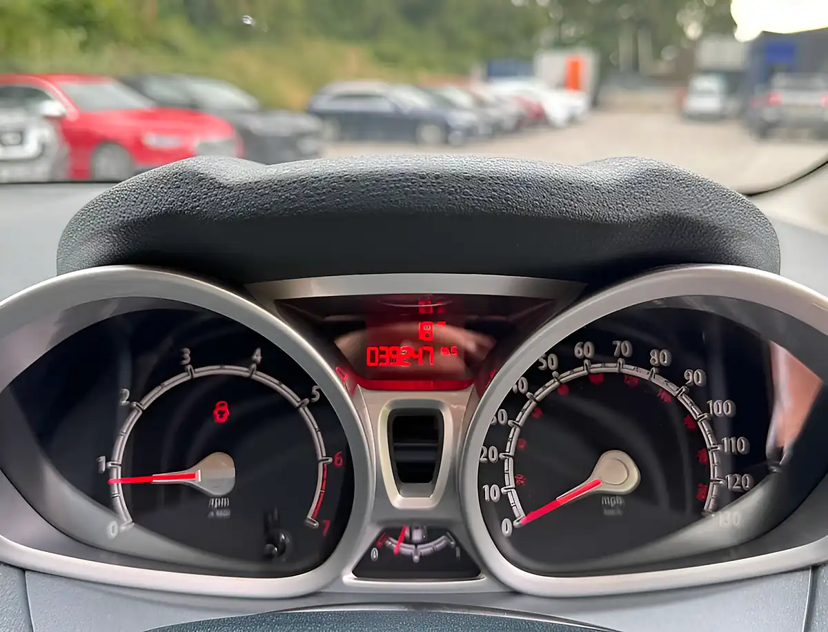 Used 2011 Ford Fiesta Zetec Hot Magenta - Interior and Exterior details 11