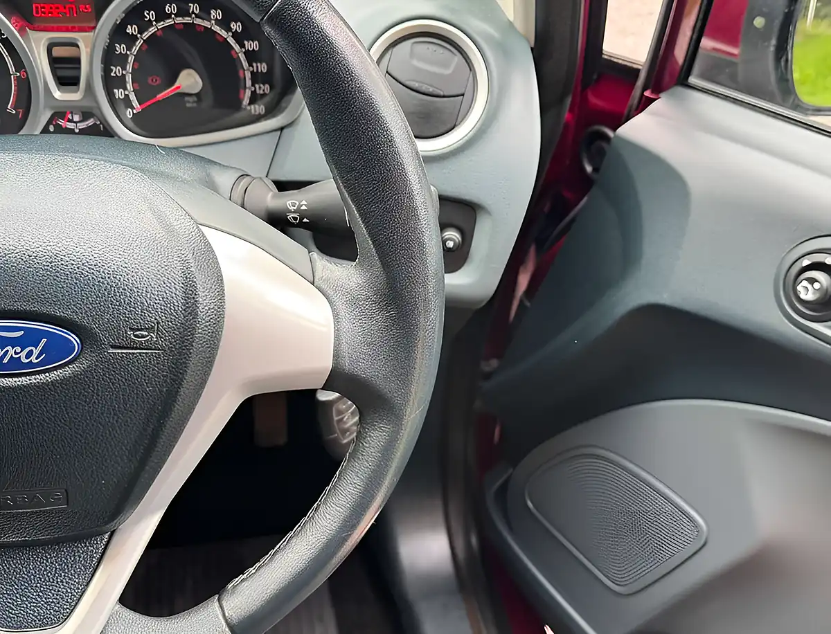 Used 2011 Ford Fiesta Zetec Hot Magenta - Interior and Exterior details 13