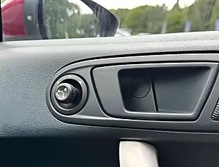 Used 2011 Ford Fiesta Zetec Hot Magenta - Interior and Exterior details 16