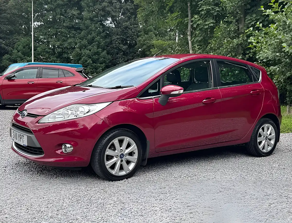 Used 2011 Ford Fiesta Zetec Hot Magenta - Interior and Exterior details 7