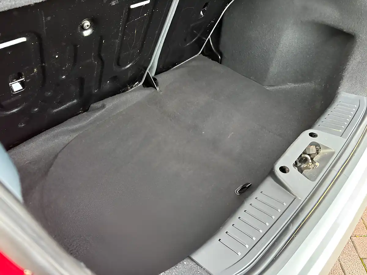 Used 2011 Ford Fiesta Zetec S Silver - Interior and Exterior details 14