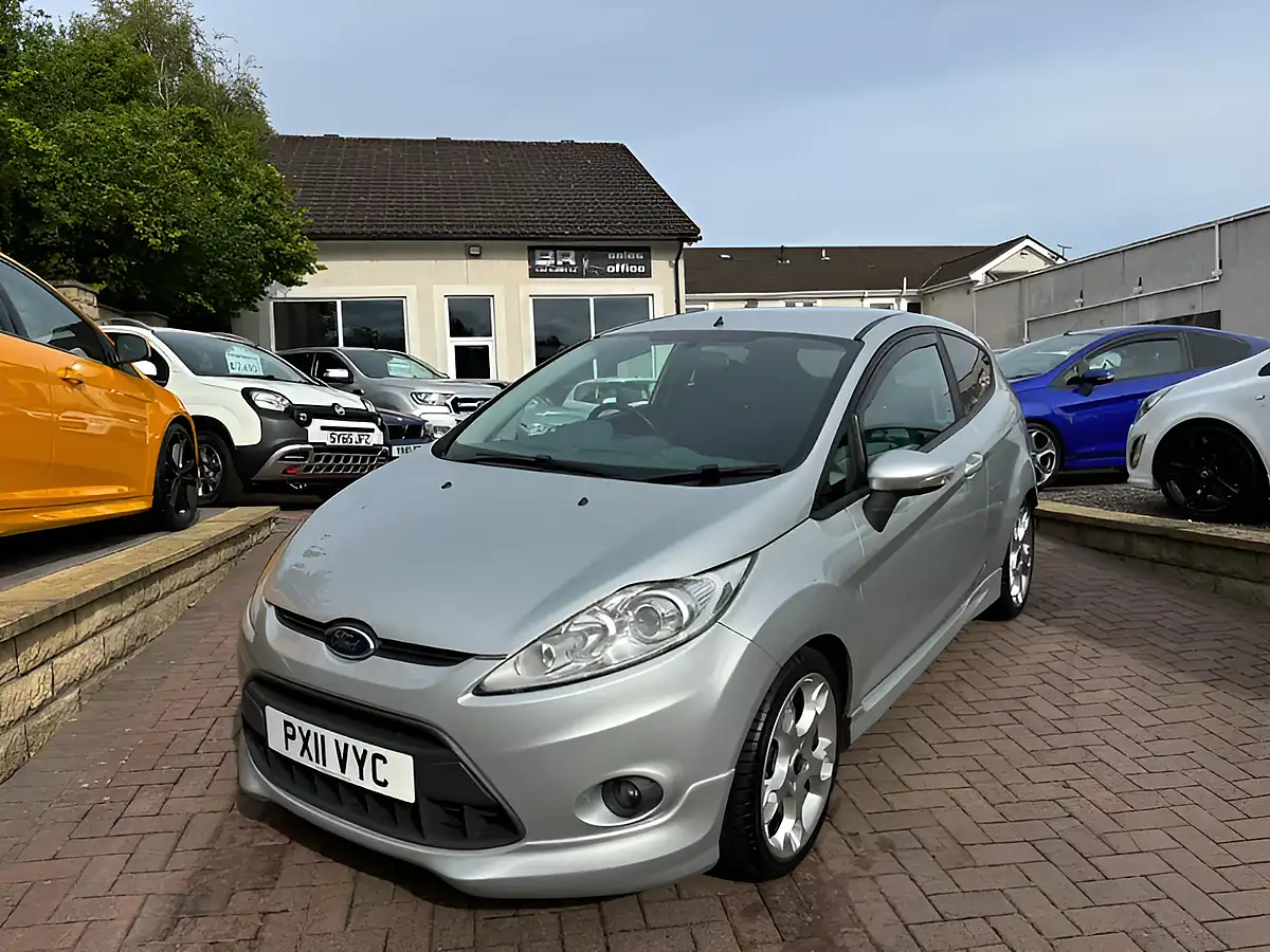 Used 2011 Ford Fiesta Zetec S Silver - Interior and Exterior details 4