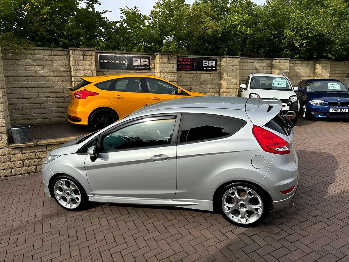 Used 2011 Ford Fiesta Zetec S Silver - Interior and Exterior details 8