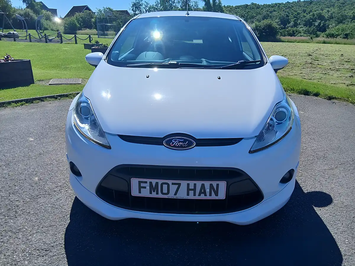 Used 2011 Ford Fiesta Zetec S White - Interior and Exterior details 3