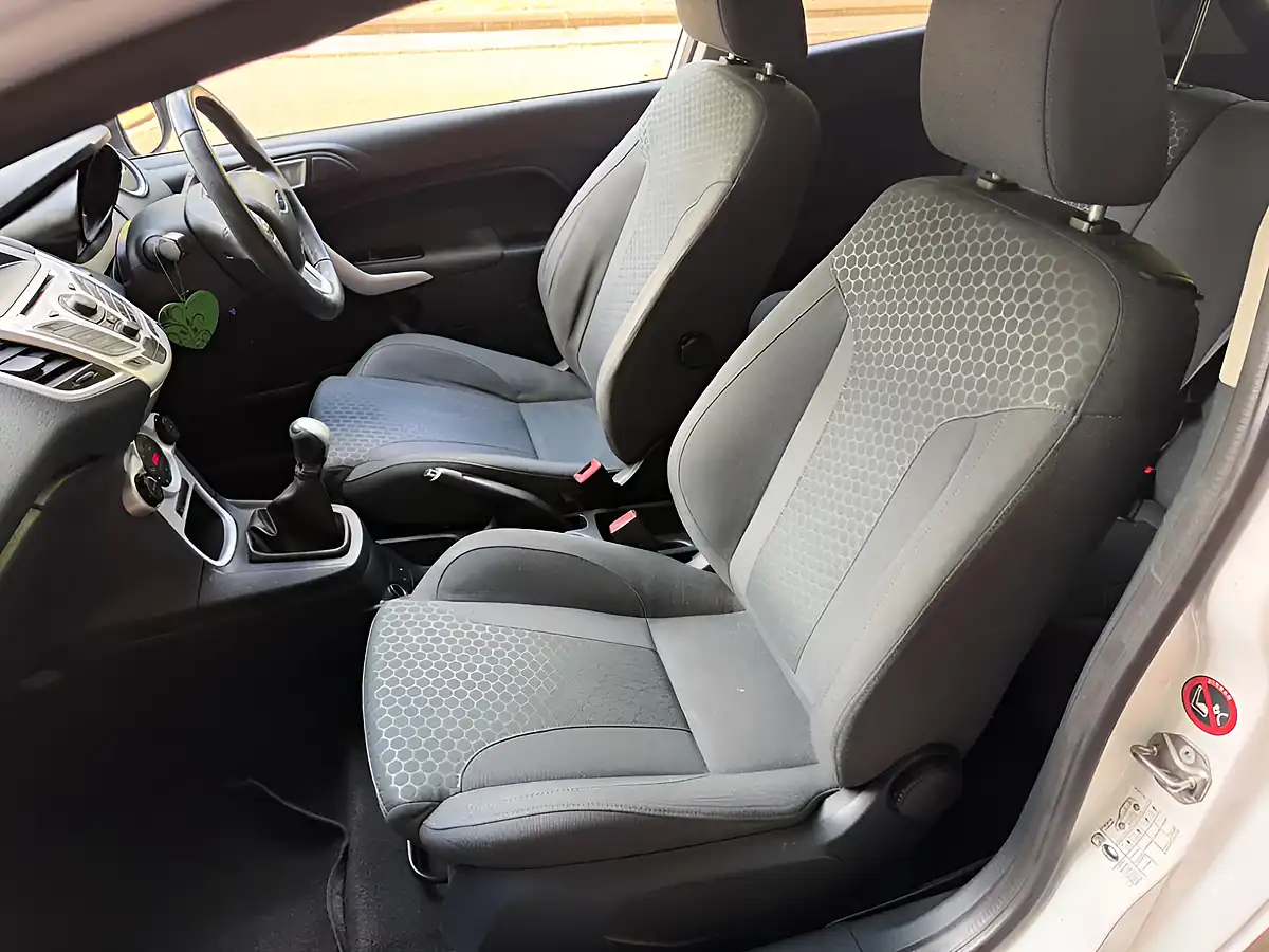 Used 2011 Ford Fiesta Zetec S White - Interior and Exterior details 10