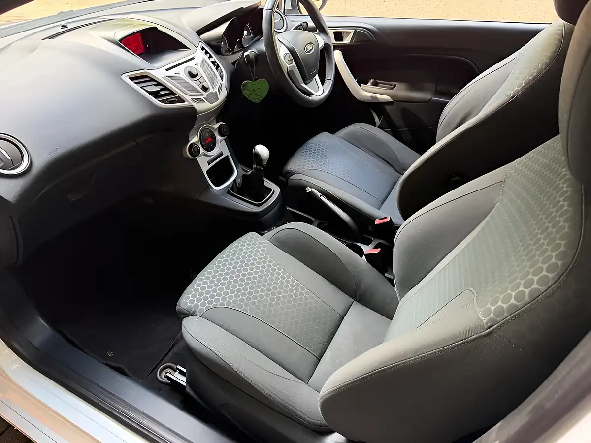 Used 2011 Ford Fiesta Zetec S White - Interior and Exterior details 11
