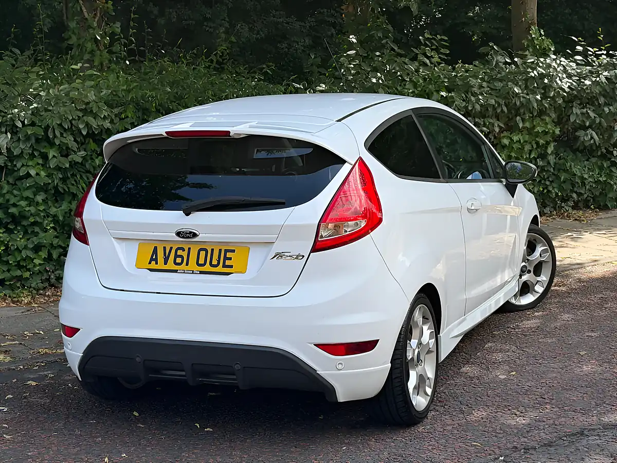 Used 2011 Ford Fiesta Zetec S White - Interior and Exterior details 5