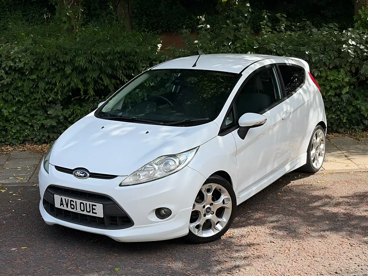 Used 2011 Ford Fiesta Zetec S White - Interior and Exterior details 7