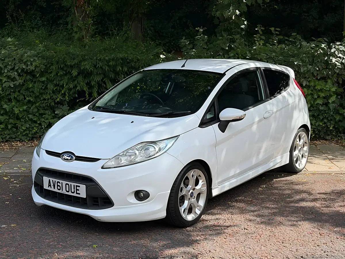 Used 2011 Ford Fiesta Zetec S White - Interior and Exterior details 8