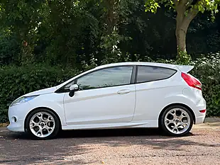 Used 2011 Ford Fiesta Zetec S White - Interior and Exterior details 9