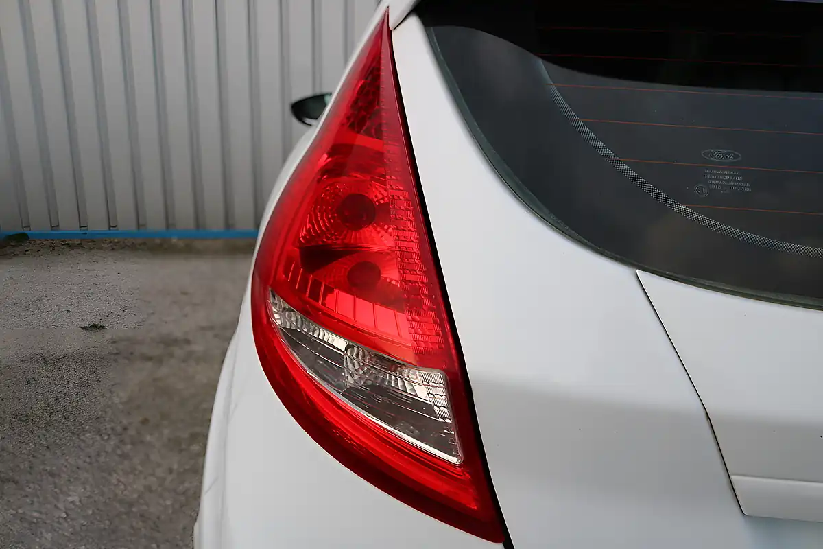 Used 2011 Ford Fiesta Zetec S White - Interior and Exterior details 10