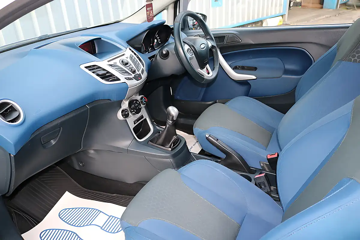 Used 2011 Ford Fiesta Zetec S White - Interior and Exterior details 19