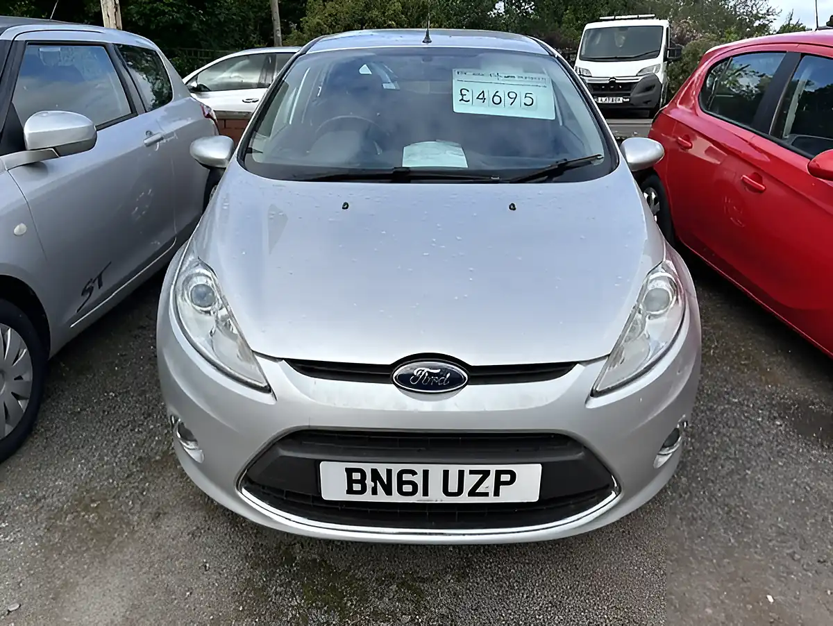 Used 2011 Ford Fiesta Zetec Silver - Interior and Exterior details 3