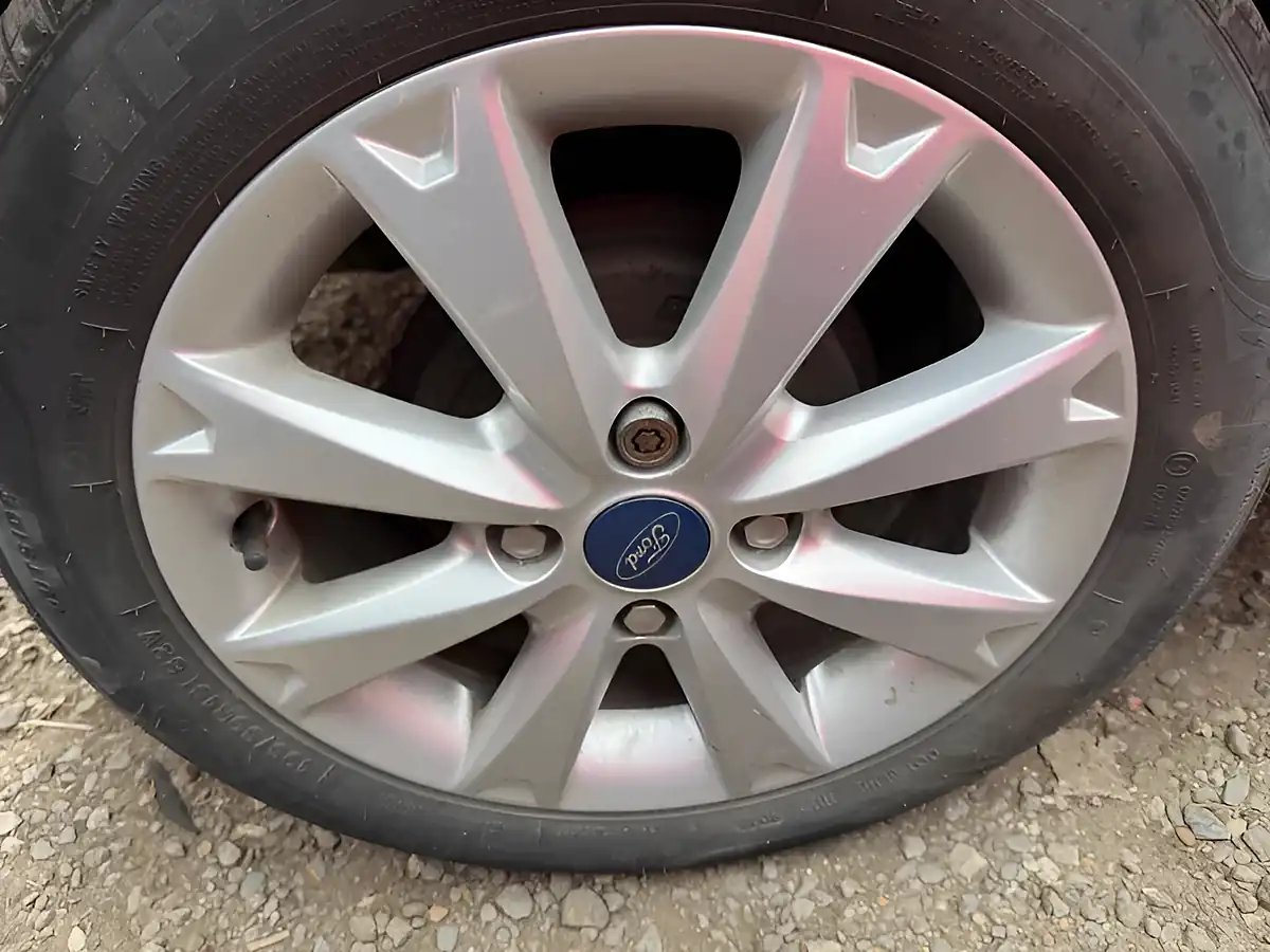 Used 2011 Ford Fiesta Zetec Silver - Interior and Exterior details 12