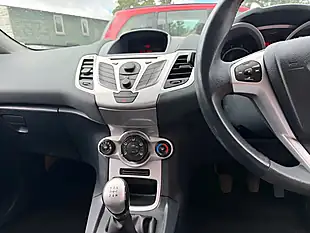 Used 2011 Ford Fiesta Zetec Silver - Interior and Exterior details 13