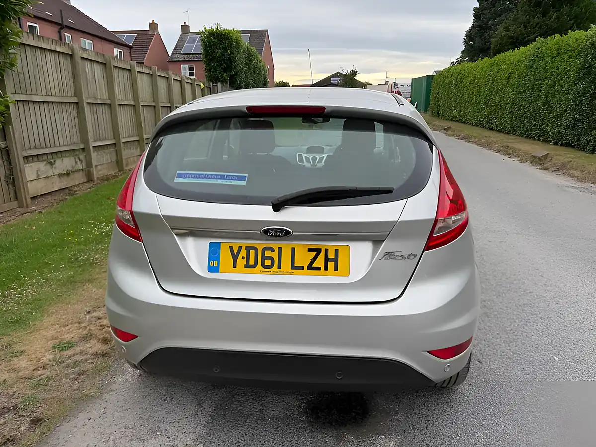 Used 2011 Ford Fiesta Zetec Silver - Interior and Exterior details 6
