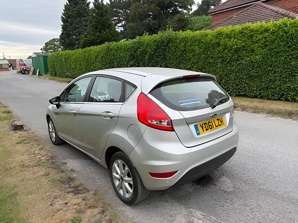 Used 2011 Ford Fiesta Zetec Silver - Interior and Exterior details 8