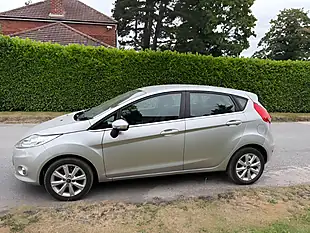 Used 2011 Ford Fiesta Zetec Silver - Interior and Exterior details 9