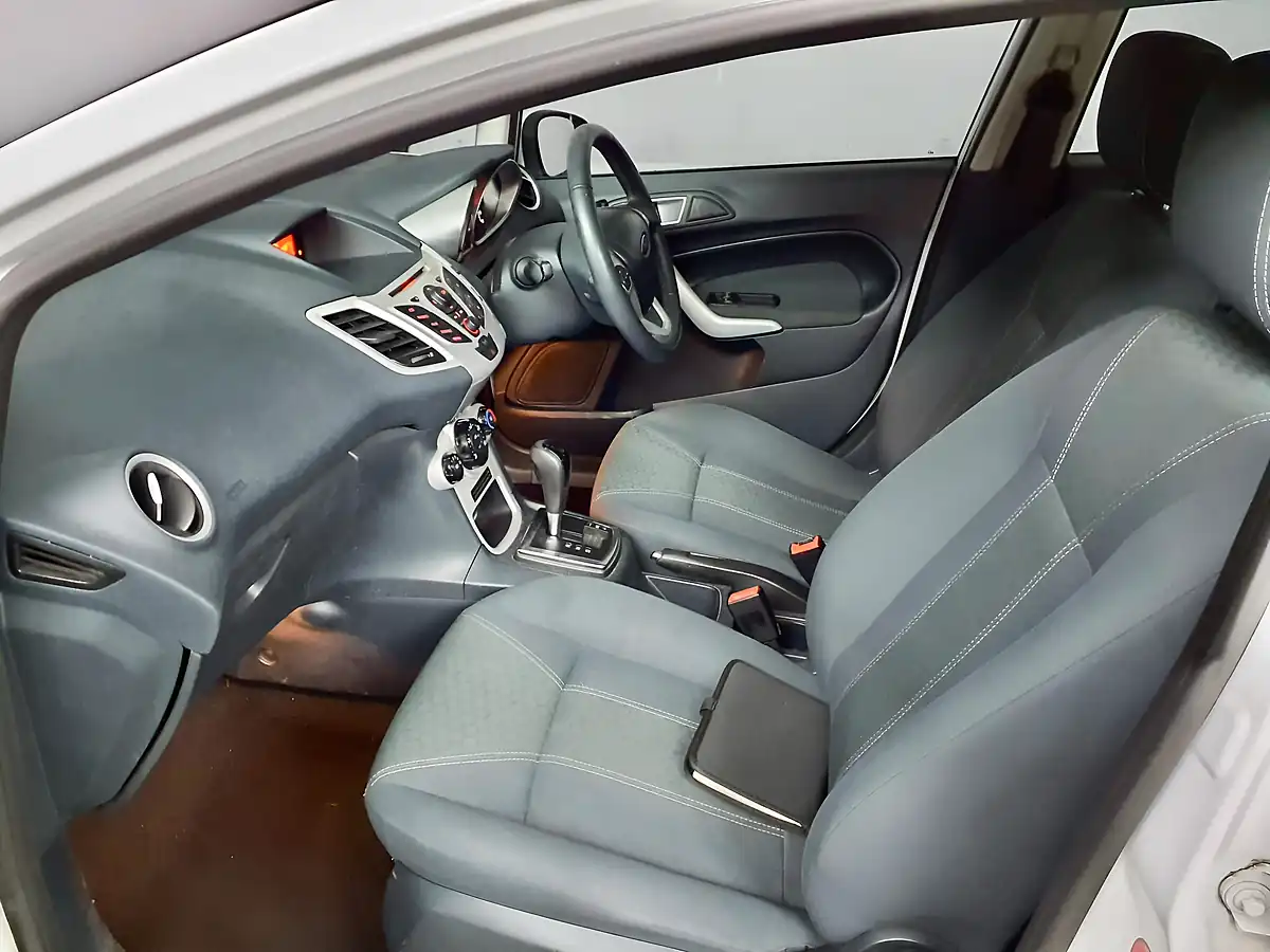 Used 2011 Ford Fiesta Zetec White - Interior and Exterior details 11