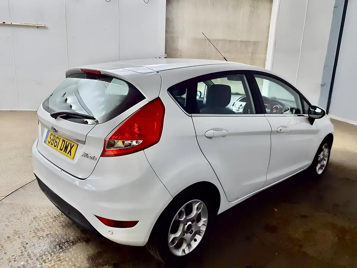 Used 2011 Ford Fiesta Zetec White - Interior and Exterior details 7
