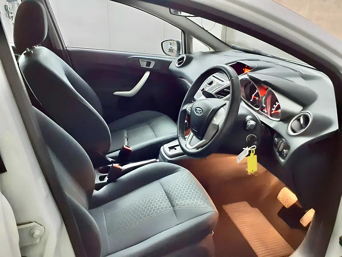 Used 2011 Ford Fiesta Zetec White - Interior and Exterior details 8