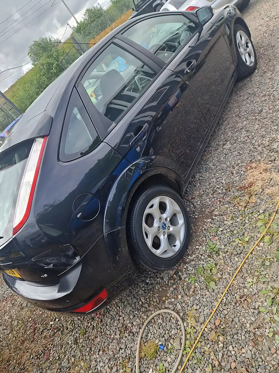 Used 2011 Ford Focus Sport 5dr Black - Interior and Exterior details 11