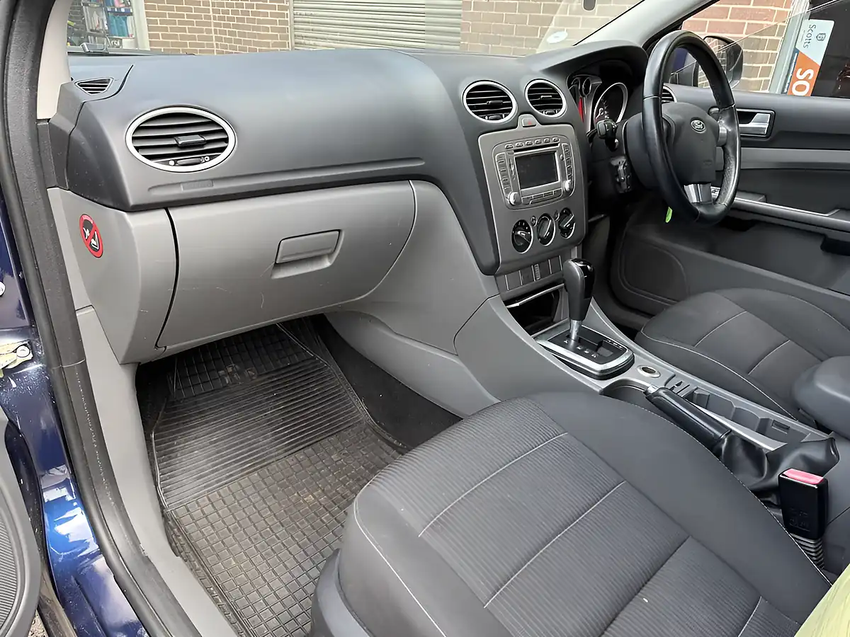 Used 2011 Ford Focus Sport Blue - Interior and Exterior details 11