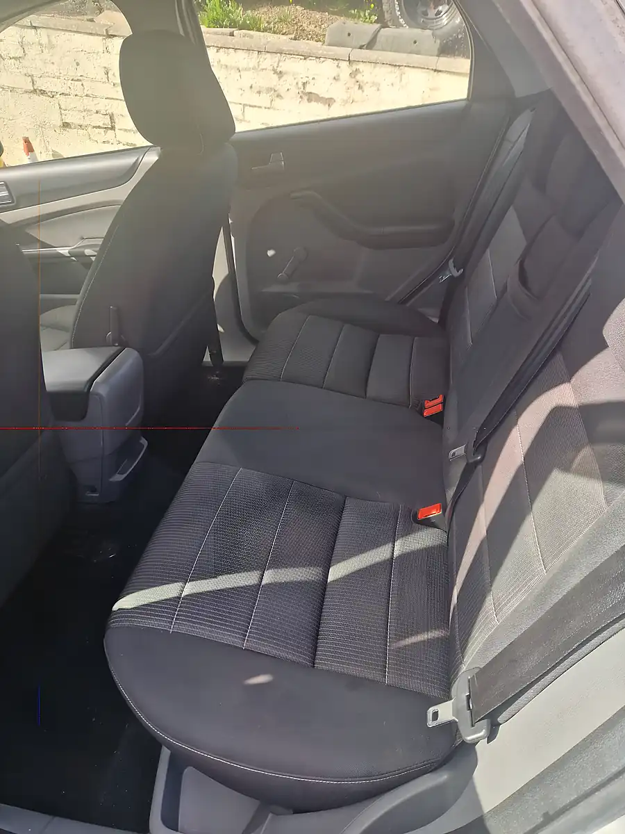 Used 2011 Ford Focus Sport Silver - Interior and Exterior details 12