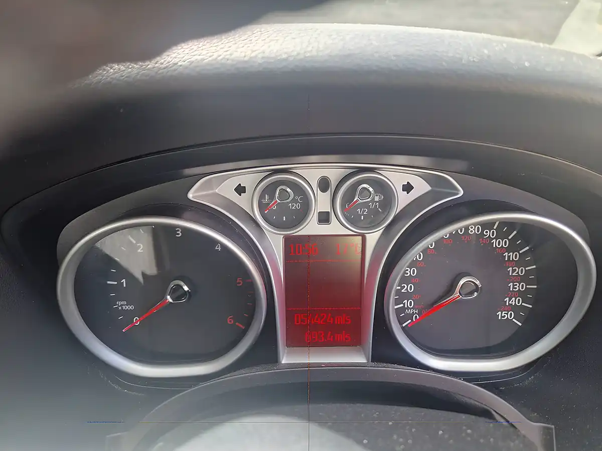 Used 2011 Ford Focus Sport Silver - Interior and Exterior details 14