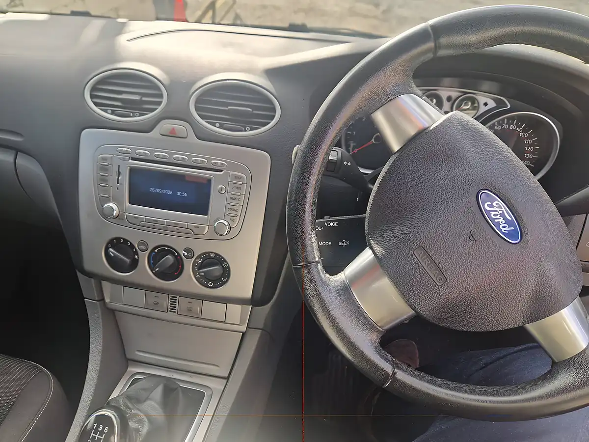 Used 2011 Ford Focus Sport Silver - Interior and Exterior details 15