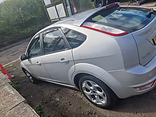 Used 2011 Ford Focus Sport Silver - Interior and Exterior details 18