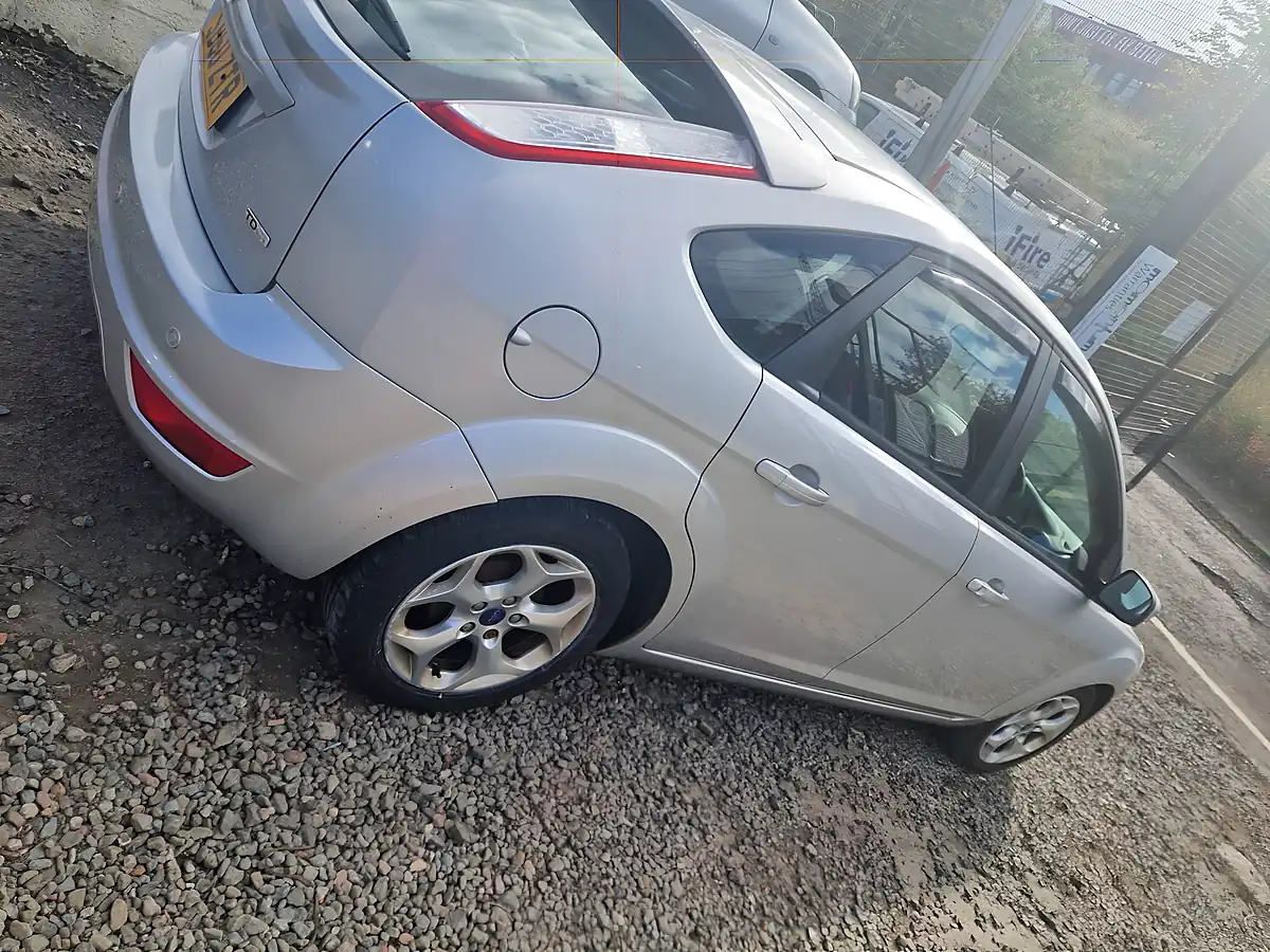 Used 2011 Ford Focus Sport Silver - Interior and Exterior details 5