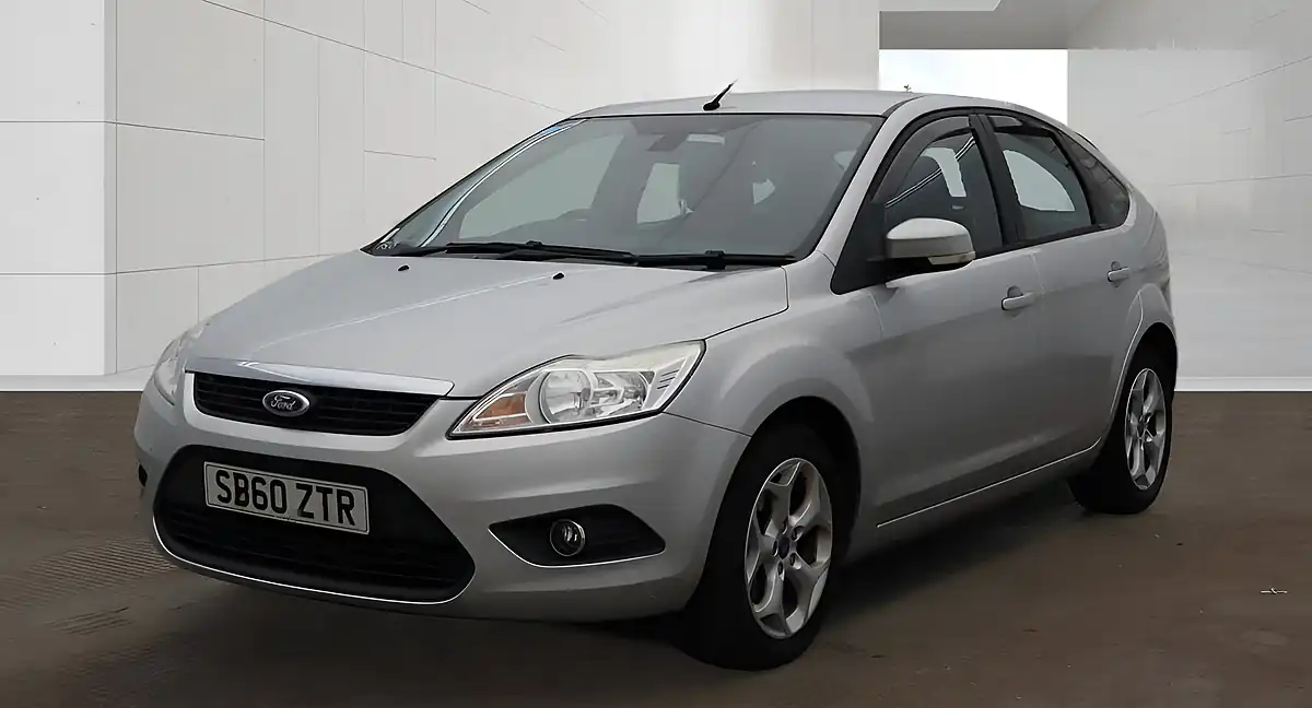 Used 2011 Ford Focus Sport Silver - Interior and Exterior details 8