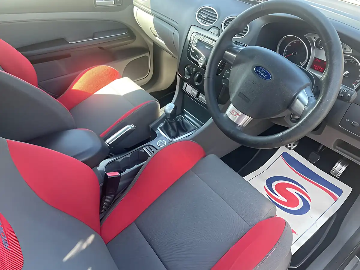 Used 2011 Ford Focus ST-2 Black - Interior and Exterior details 12