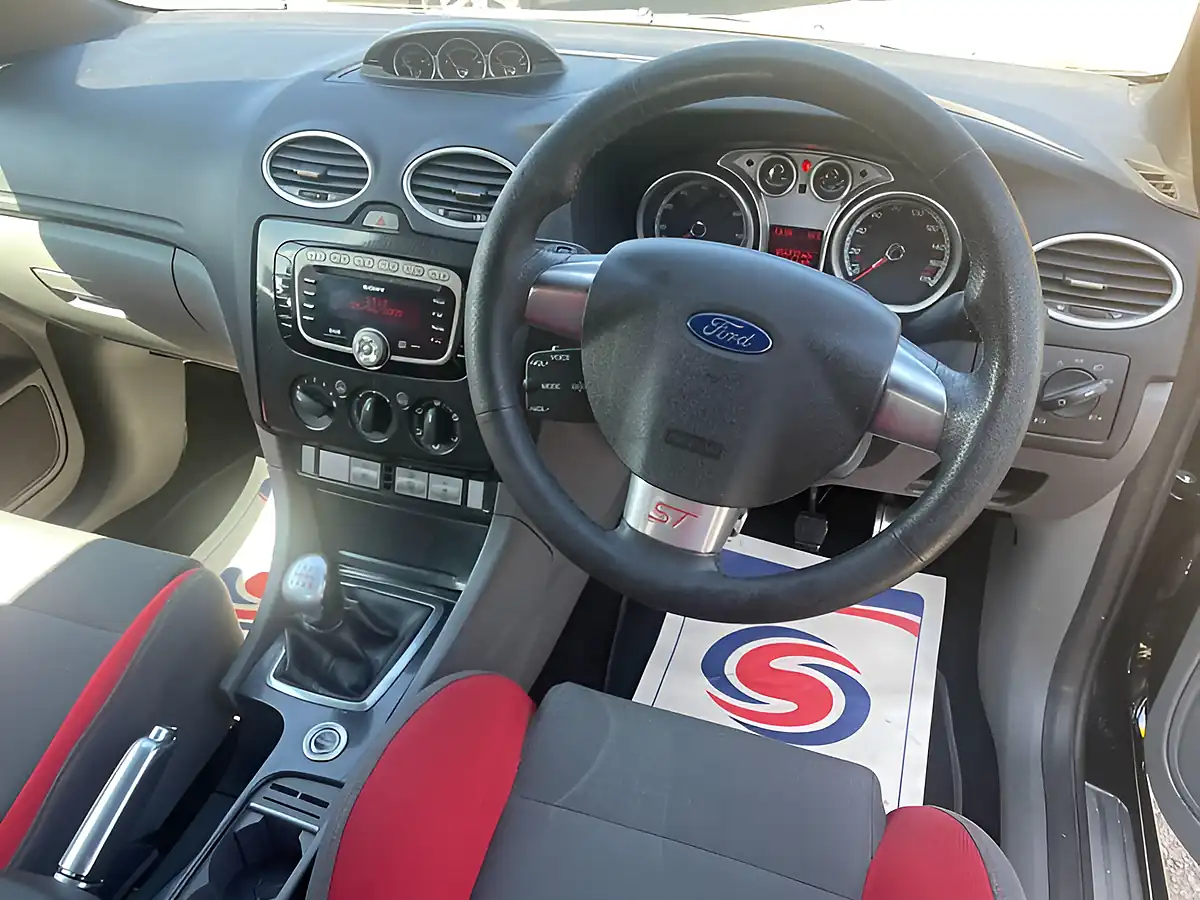 Used 2011 Ford Focus ST-2 Black - Interior and Exterior details 13