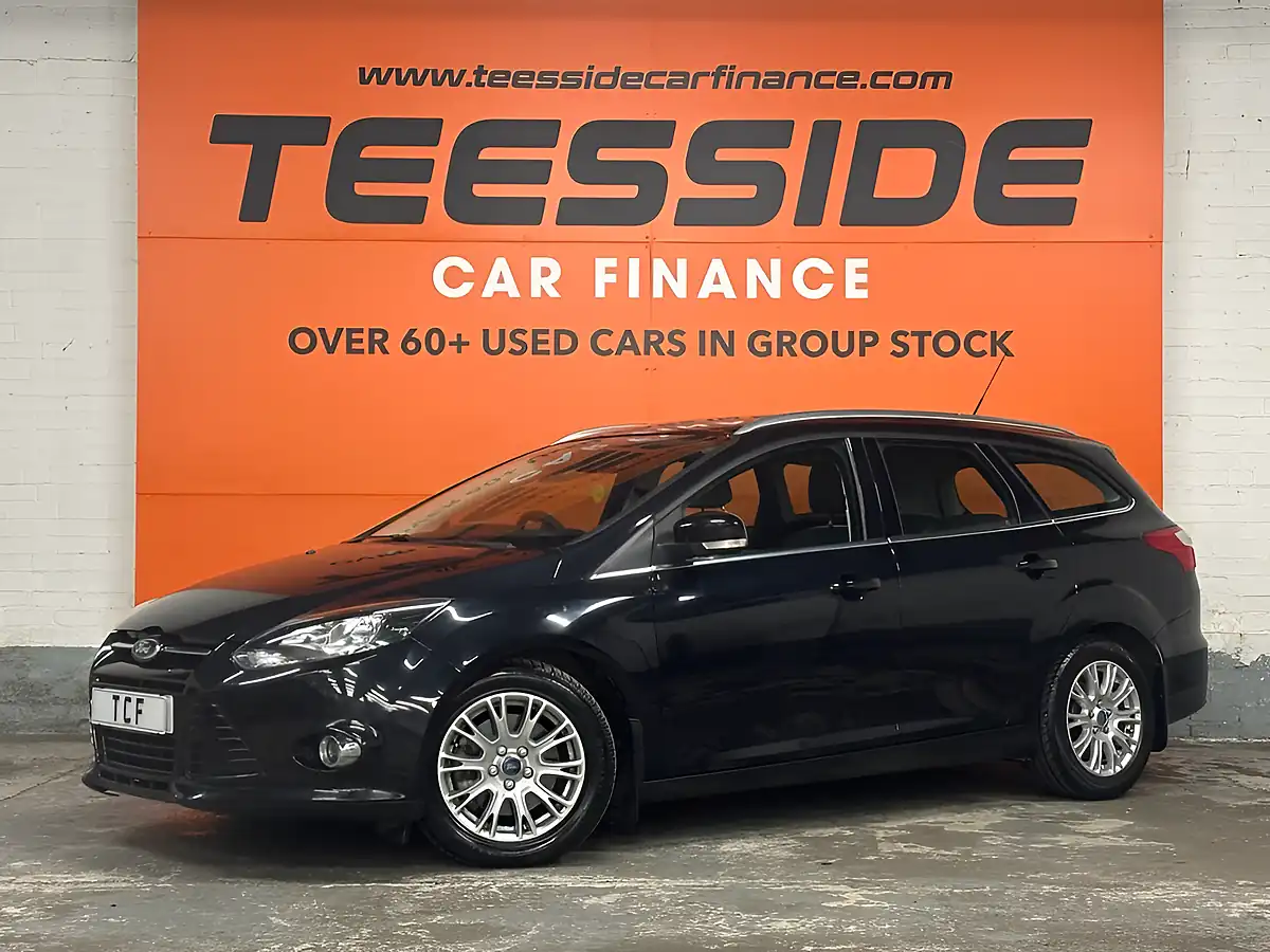 Used 2011 Ford Focus Titanium Black - Interior and Exterior details 11