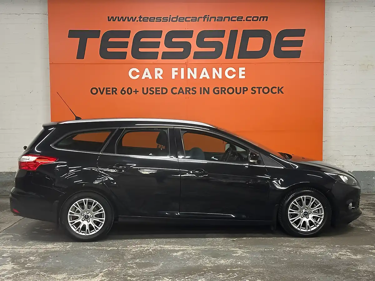 Used 2011 Ford Focus Titanium Black - Interior and Exterior details 3