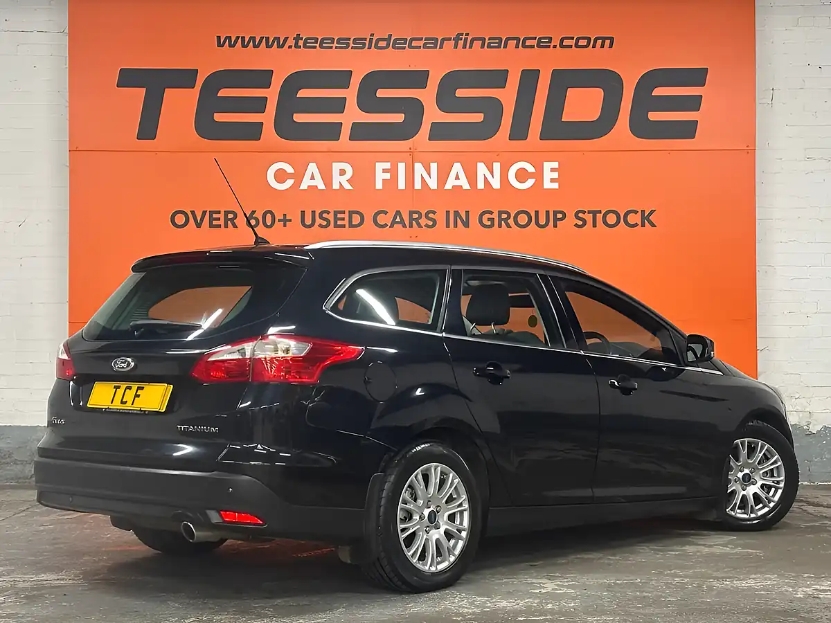 Used 2011 Ford Focus Titanium Black - Interior and Exterior details 5