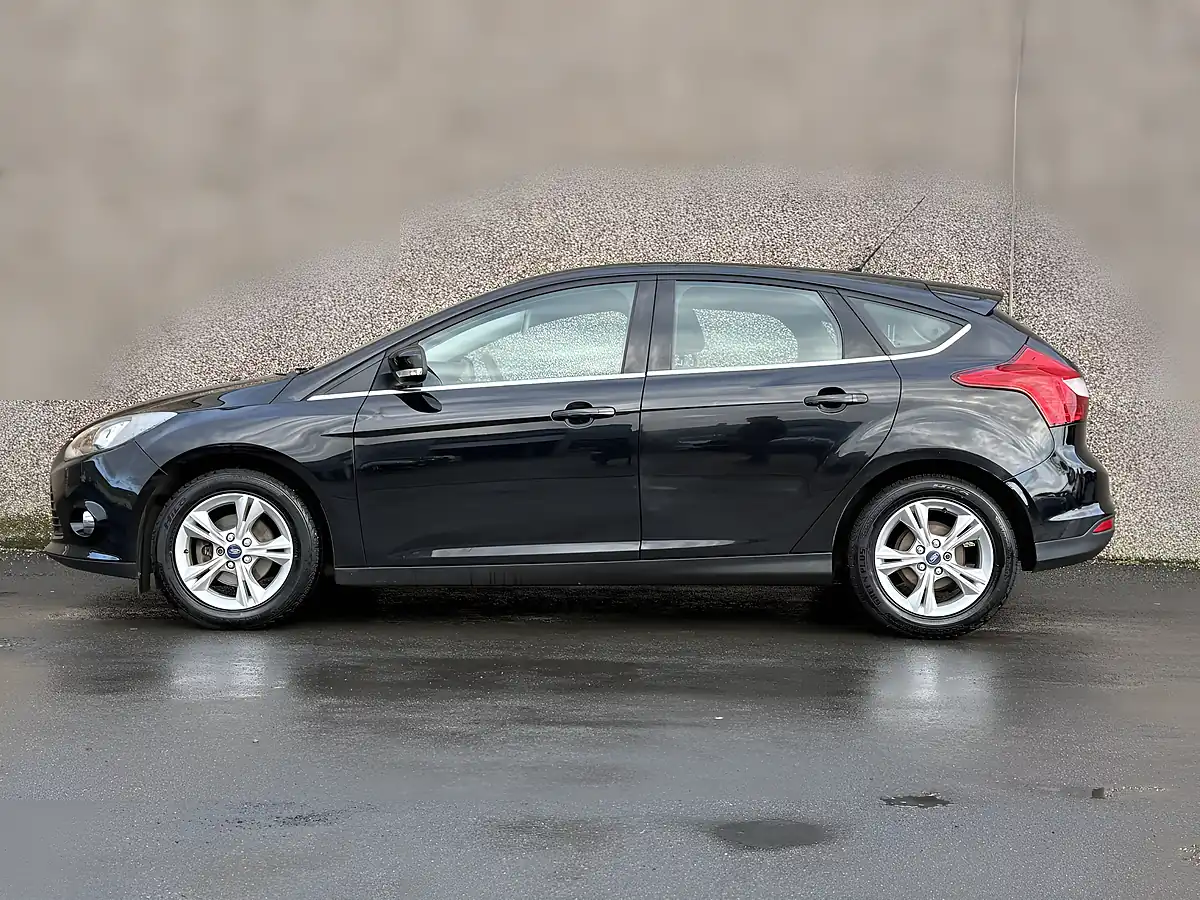 Used 2011 Ford Focus Zetec Black - Interior and Exterior details 2