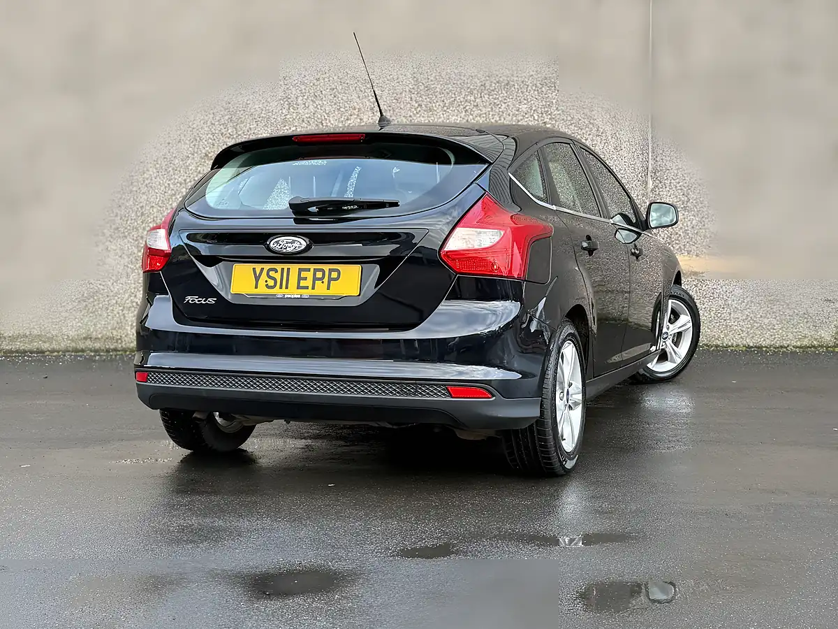 Used 2011 Ford Focus Zetec Black - Interior and Exterior details 3