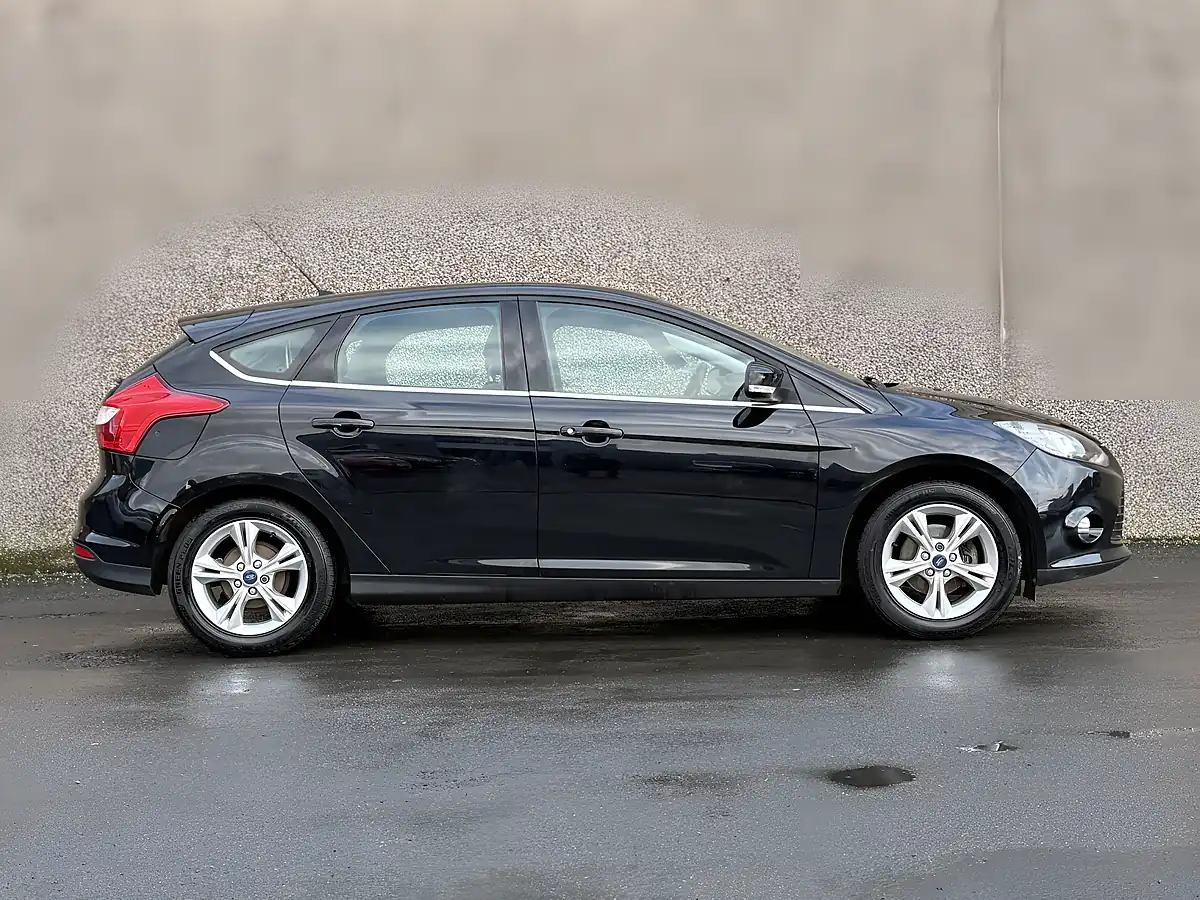 Used 2011 Ford Focus Zetec Black - Interior and Exterior details 4