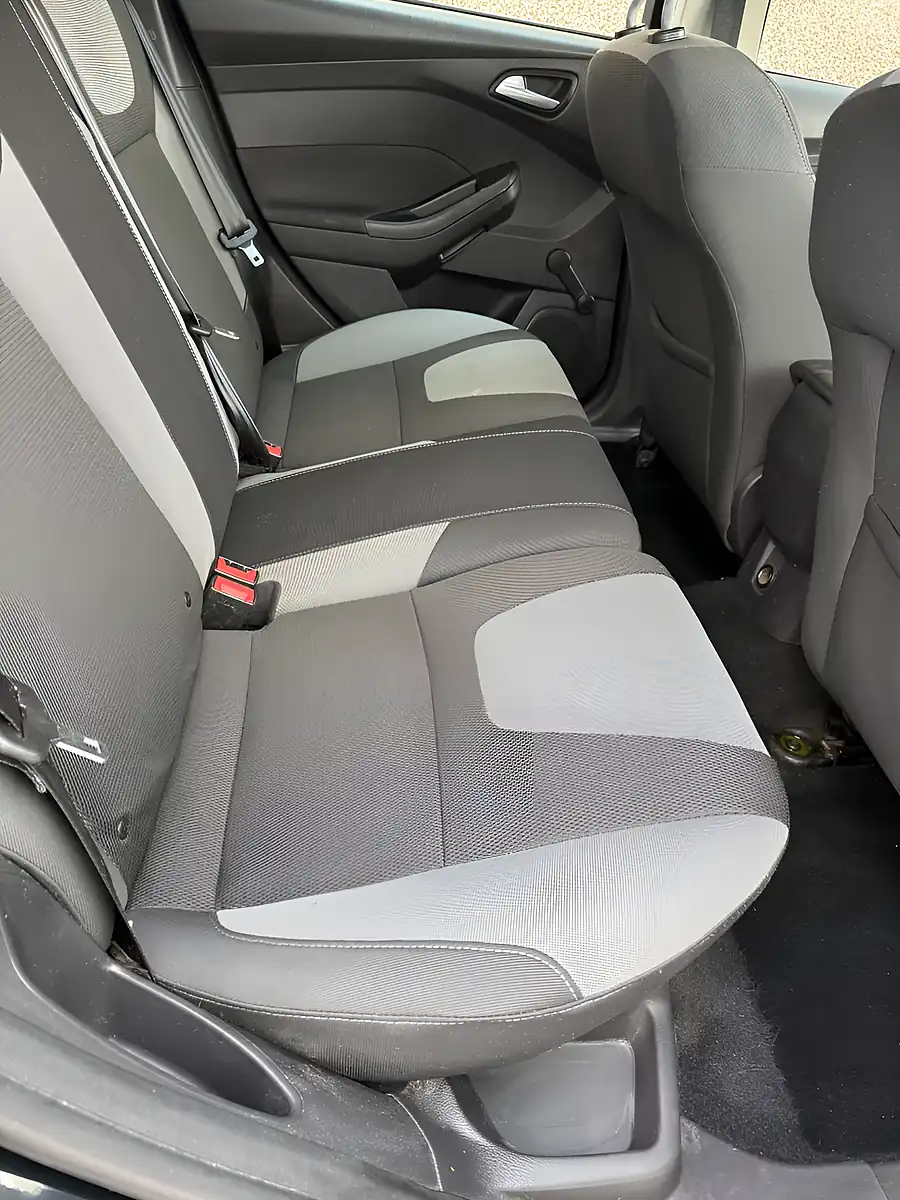 Used 2011 Ford Focus Zetec Black - Interior and Exterior details 7