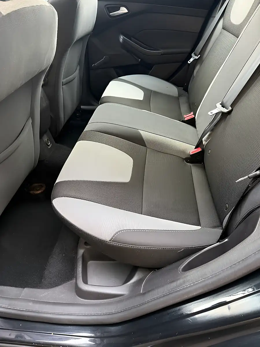 Used 2011 Ford Focus Zetec Black - Interior and Exterior details 8